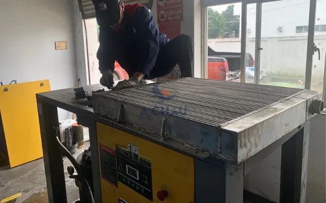 Lắp két giải nhiệt