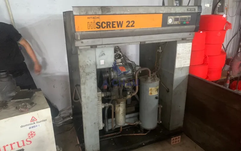 may-hitachi-22kw-1 Máy nén khí Hitachi 22kw