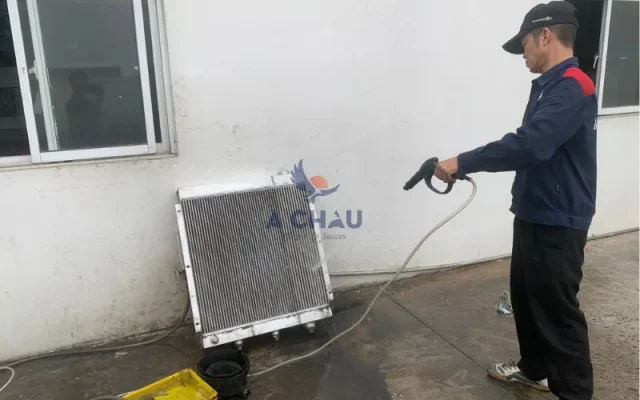 Vệ sinh giàn gải nhiệt máy nén khí
