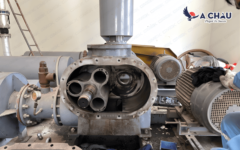 Trục quay máy thổi khí bị kẹt